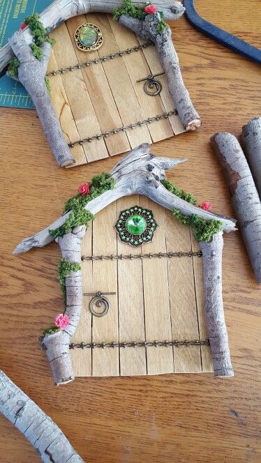 These were fun to make How To Make A Fairy Door, Fairy Doors Diy How To Make, Fairy Doors Diy, Fairy Door Ideas, House In A Tree, Fairy Home Decor, Diy Fairy Door, Fairy Doors On Trees, Fairy Garden Pots