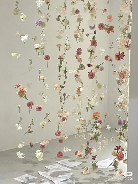 Photo Wall Bridal Shower Ideas, Dainty Party Theme, Spring Bridal Shower Backdrop, Floating Flower Wall Backdrop, Bach Backdrops, Floating Flower Backdrop Diy, Diy Flower Curtain Backdrop, Diy Floating Flower Wall, Wildflower Photo Backdrop