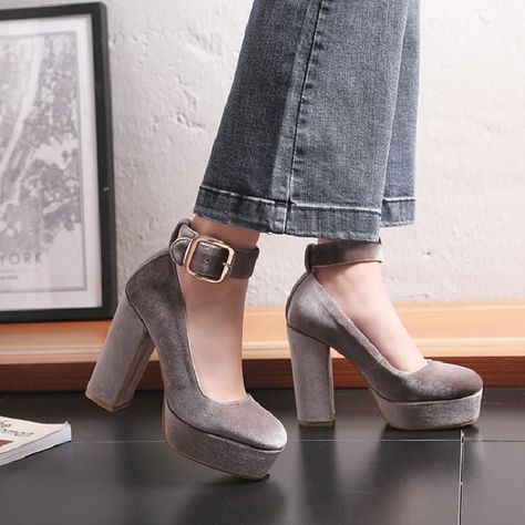 Velvet High Heels, Autumn Shoes Women, Shoes Chunky, Velvet Pumps, Platform High Heel Shoes, High Heels Shoes, Mary Jane Shoes Womens, Suede Fashion, Platform Heels Chunky