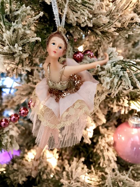 Pink Ballet Christmas Tree, Sugarplum Christmas Aesthetic, Nutcracker Clara Aesthetic, Nutcracker Christmas Tree Pink, Ballet Themed Christmas Tree, Vintage Nutcracker Images, Sugarplum Christmas Decor, Sugarplum Fairy Aesthetic, Pink Christmas Aesthetic Vintage