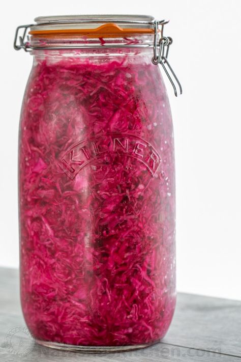 Marinated Cabbage, Beet Salad Recipe, Marinated Salad, Recipe Cabbage, Beet Salad Recipes, Pickled Cabbage, Fermented Vegetables, Pickled Beets, Dinner Guests