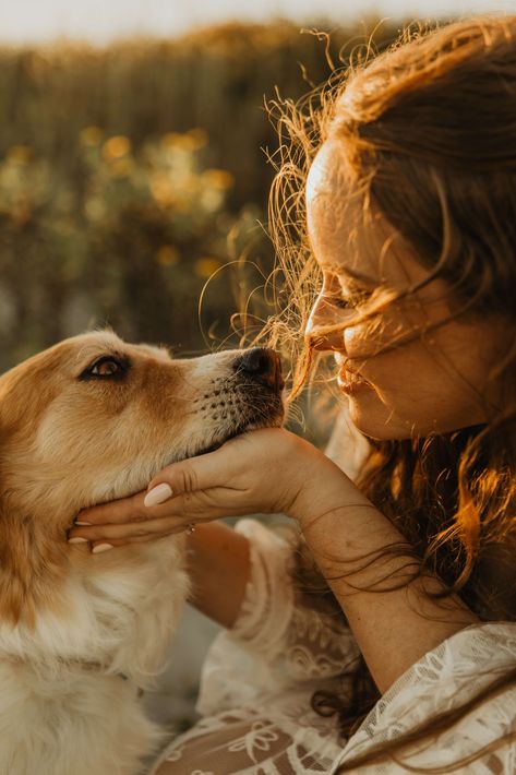 Simple Beach Elopement, Dog Owner Photoshoot, Dog Family Pictures, Family Dog Photos, Dog Photoshoot Pet Photography, Pet Photography Poses, Dog Photography Poses, Texas Elopement, Foto Cowgirl