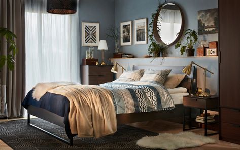 Get into your modern comfort zone, at a cool price - IKEA Ikea Bedroom Sets, Bedroom Blues, Bedroom Furniture Inspiration, Cama Ikea, Design Ložnic, Bed Idea, Ikea Inspiration, Ikea Bedroom, Brown Bed