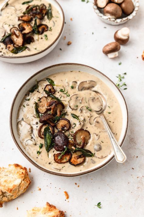 Homemade Cream Of Mushroom Soup, Homemade Cream Of Mushroom, Mushroom Soup Recipe, Cream Soup Recipes, Winter Soup Recipe, Creamy Mushroom Soup, Fall Soup, Mushroom Soup Recipes, Cream Of Mushroom Soup