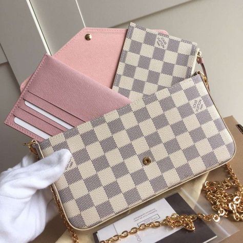 Pochette Felicie, Replica Louis Vuitton, Versace Accessories, Louis Vuitton Pochette, Dolce And Gabbana Man, Lv Bag, Baby Bag, Handbag Accessories, Luggage Bags