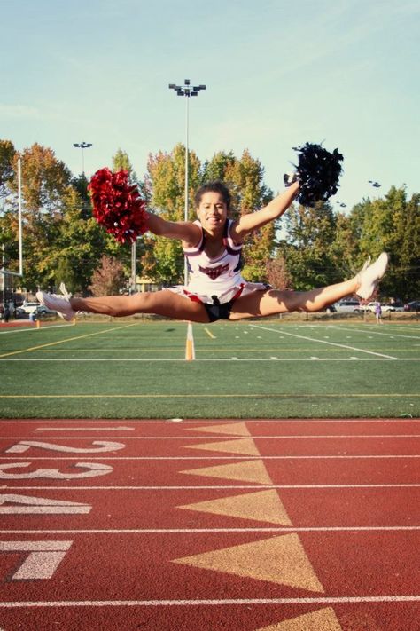 Toe touch cheer. Cheer Action Shots Photography, Toe Touch Cheer, School Manifestation, Cheerleading Picture Poses, Cheer Jumps, Cheerleading Jumps, Spirit Fingers, Cute Cheer Pictures, Action Pictures