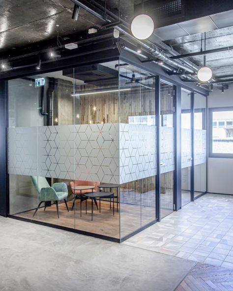 Frosted Window Design, Small Meeting Room, Glass Film Design, Glass Wall Office, Glass Office Partitions, Glass Signage, Small Office Design Interior, Office Dividers, Design Studio Workspace