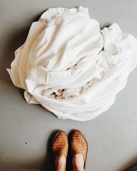 How To Wash Linen Clothes, How To Whiten Yellowed Linens, Removing Water Stains From Fabric, How To Clean Old Linens How To Remove, How To Dye Linen Fabrics, Cleaning Vintage Linens, White Linen Outfit, White Linen Sheets, Grass Stains