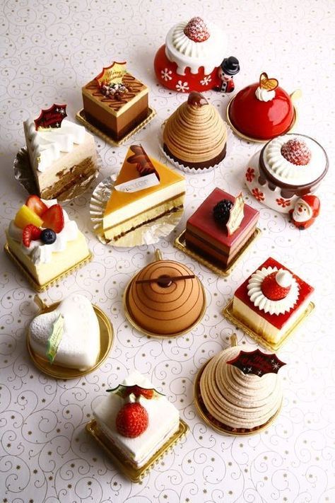 Dolci Finger Food, Patisserie Fine, Cakes And Desserts, French Desserts, Pastry Art, Beautiful Desserts, Christmas Sweets, Fancy Desserts, Mini Cheesecakes