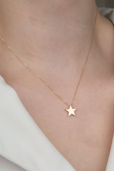 Everyday Jewelry Gold, Gold Star Necklace, Gold Star Pendant, Star And Moon Necklace, Good Luck Necklace, Star Necklace Gold, Neck Accessories, Celestial Necklace, Necklace For Her