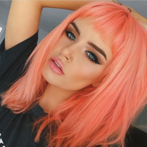 Apricot Hair, Peach Hair Colors, Cheveux Oranges, Coral Hair, Dyed Hair Pastel, Peach Hair, Hair Color Pastel, Living Coral, Hair Color Pink