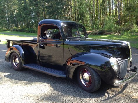 40 Ford pickup..Re-pin brought to you by #LowcostcarInsurance at #HouseofInsurance #Eugene,Oregon Old Ford Pickup Truck, Ford Pick Up, 1940 Ford, Vintage Pickup Trucks, Built Ford Tough, Classic Ford Trucks, Pick Up Trucks, Old Pickup Trucks, Panel Truck