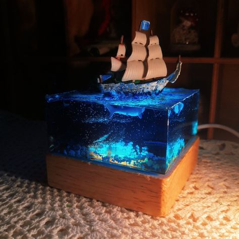 Resin Ocean Art, Epoxy Lamp, Wood Lamp Base, Art Night, Wood Lamp, Epoxy Resin Wood, Epoxy Resin Art, Diy Resin Art, Glass Pictures