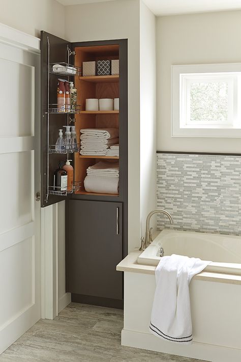 Diamond Cabinets Linen Closet Small Bathroom Cupboard, Bathroom Closet Shelving, Office Closet Ideas, Bathroom Linen Closet, Closet And Bathroom, Cabinets Ideas, Bathroom Linen Cabinet, Bad Inspiration, Linen Closet Organization