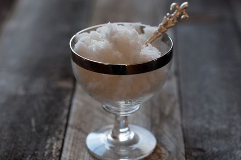 How to Make Vanilla Sorbet - Only Four Ingredients Vanilla Sorbet, Blue Bell Vanilla Ice Cream Recipe, Frozen Lemon Sorbet, Vanilla Ice Cream With Olive Oil And Salt, Vanilla Gelato, Sorbet Ice Cream, Ice Cream Pops, Ice Cream Machine, Food Writing