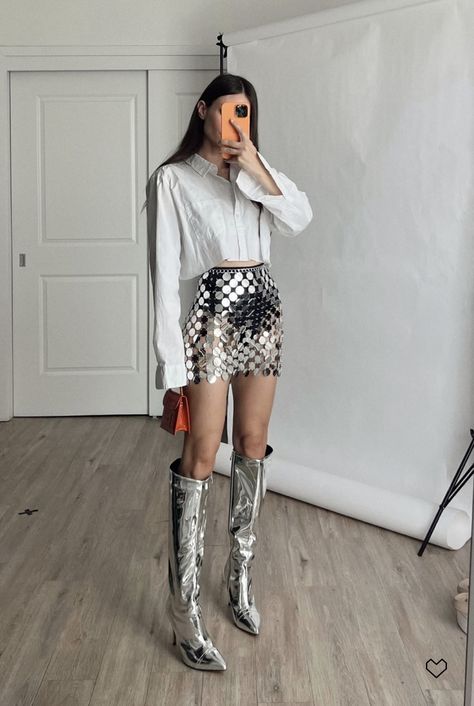 Sparkly Boots Outfit, Boots Dressy, Sequin Skirt Outfit, Leather Boots For Women, New Years Eve Outfit, Heel Knee High Boots, Look Festival, Silver Boots, Looks Country