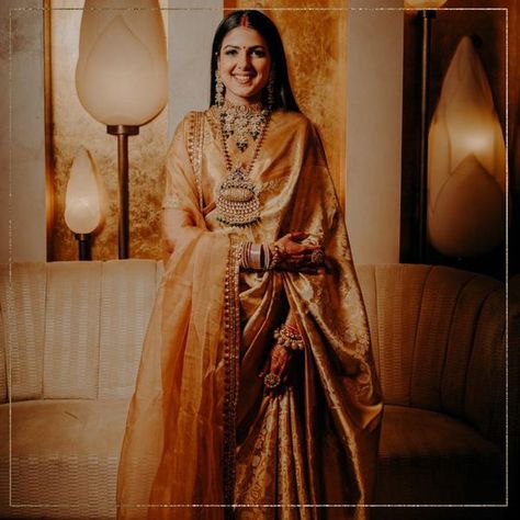 Newly Wed Outfits Indian, Newly Wedded Indian Bride, Haute Couture, Indian Reception Look Brides, Indian Wedding Bride Saree, Bridal Saree Look For Reception, Royal Saree Look For Reception, Newly Wed Look Indian, Reception Sari Look