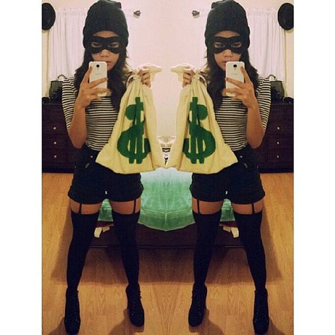 Hallowen Robber Outfit, Robber Costume, College Halloween Party, Cheap Halloween Costumes, Bank Robber, Holloween Costume, Hallowen Costume, College Halloween, Cheap Halloween