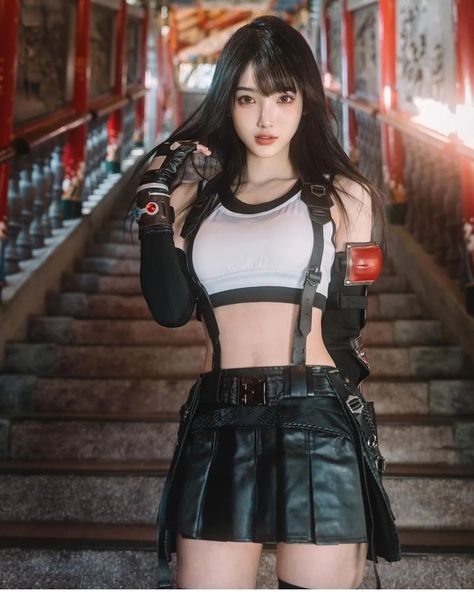 #finalfantasy Tifa Lockhart Cosplay, Tifa Cosplay, Rin Tohsaka, Rwby Anime, Final Fantasy Vii Remake, Tifa Lockhart, A4 Poster, Mini Photo, Lady Biker