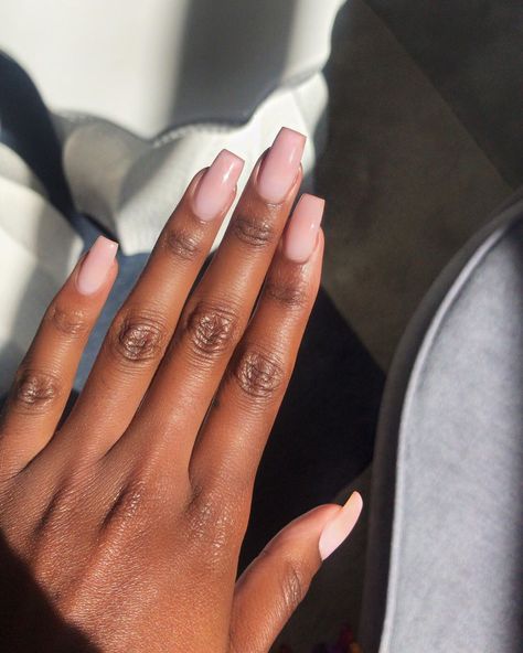 Nona on Instagram: “Q: How’re my pinky fingers long and short at the same time? 😭💅🏾 #fillin #byme ✨” Short Slim Square Nails, Short Tapered Square Nails, Slim Fingers, Tapered Square Nails, Short Square Acrylic Nails, Square Acrylic Nails, Wnba, Square Nails, Nails Ideas