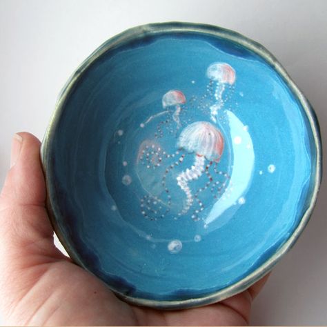 KATHY O'CONNELL Jellyfish Pottery Painting, Cute Pottery Plates, Cool Pottery Painting Ideas, Jellyfish Pottery, Pottery Painting Plates, Plate Pottery Painting, Ceramic Art Painting Ideas, Pottery Painting Inspiration, Pottery Painting Plate