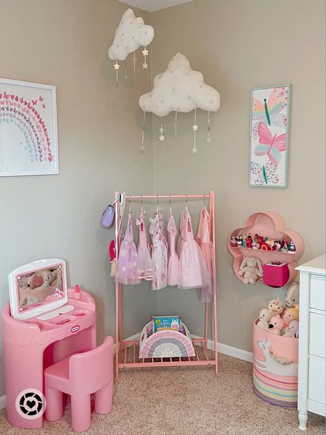 Little Toddler Girl Bedroom Decor Ideas, Baby Pink Toddler Room, Princess Aesthetic Room Ideas, Two Toddler Girls Bedroom Ideas, Small Room Toddler Girl, Small Dress Up Area, Toddler Sisters Bedroom Ideas, Kids Room Inspo Girl, Toddler Room Ideas Girl Pink