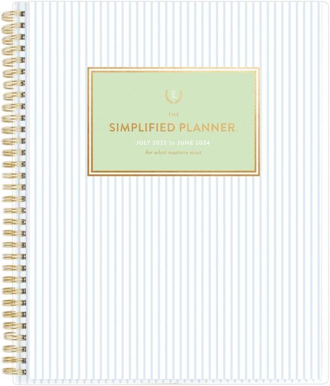 ACADEMIC PLANNING – Track tasks and priorities and live your best organized life with this Simplified Planner. Covers a 12 month date range from July 2023 - June 2024. CAROLINA STRIPE DESIGN – The Carolina Stripe design features a soft white and light blue striped pattern. Keep the cover design or personalize it by slipping a photo or agenda into the clear front sleeve. School supplies, teacher supplies, teachers, moms, college students, OTC. Day Designer Planner, Bucket List Holidays, Monthly Organization, Simplified Planner, Emily Ley, Ink Bleed, Simple Planner, Weekly Monthly Planner, School Planner