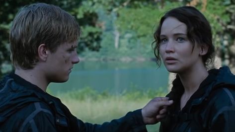 Peeta Mellark Hunger Games, Katniss Peeta, Hunger Games 2012, Hunger Games Peeta, Hunger Games Katniss, Best Tv Couples, Katniss And Peeta, Hunger Games 3, Peeta Mellark