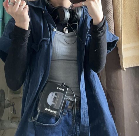 90s Walkman Aesthetic, Vintage Walkman Aesthetic, Walkman Outfit, Aesthetic Nerd Outfit, Walkman 90s, Navy Blue Outfit Aesthetic, Nerd Aesthetic Outfit, Walkman Aesthetic, Blue Y2k Aesthetic