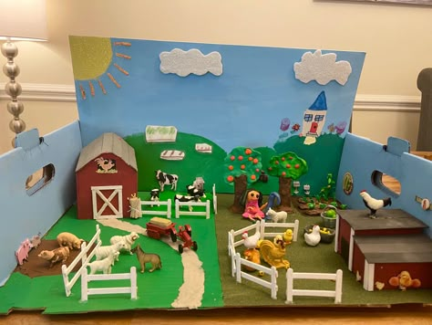 Farm Habitat Preschool, Shoe Box Farm Project, Chicken Coop Diorama, Farm Diorama Projects, Play Farm Diy, Farm Toys Diy, Farm Box Ideas, Animal Project Ideas, Animal School Project Ideas