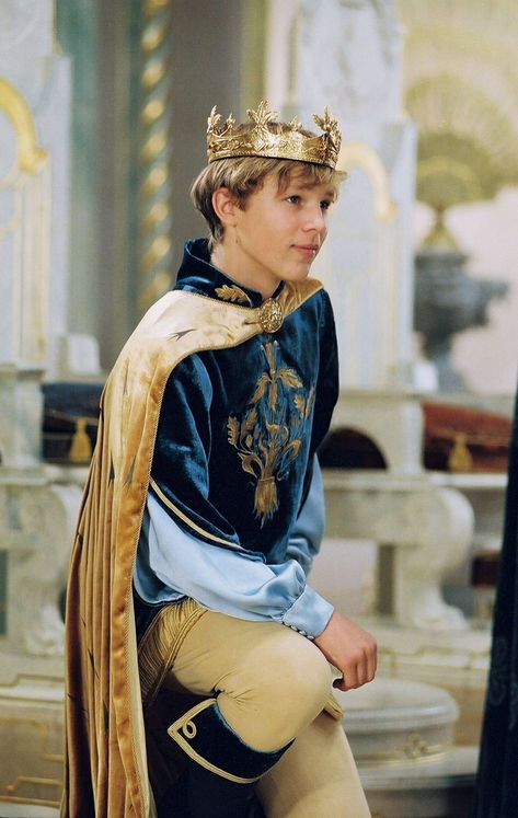 King Peter the Magnificent Narnia Costumes, Cair Paravel, Narnia Movies, Peter Pevensie, William Moseley, Narnia 3, Prince Caspian, Cs Lewis, Chronicles Of Narnia