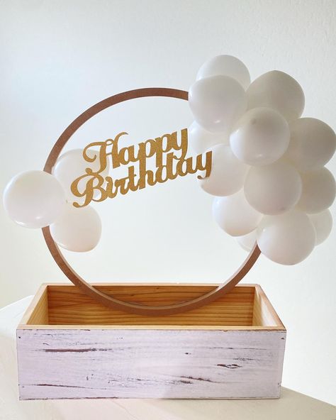 Birthday Trays Gift Ideas, Diy Gift Bow, Cork Ornaments, Luxury Flower Bouquets, Small Balloons, Balloon Box, Birthday Gifts For Boyfriend Diy, Balloon Crafts, Bf Gifts