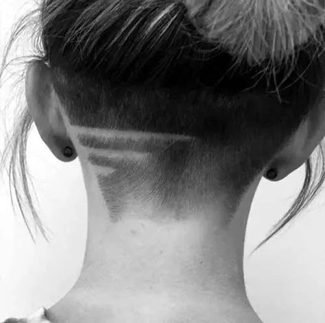 Girl Undercut, Undercut Hair Designs, Undercut Hair, Undercut Hairstyles Women, Undercut Long Hair, Undercut Designs, Shaved Hair Designs, Nape Undercut, Hair Undercut