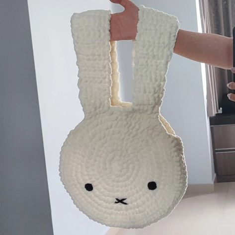 Crochet Bunny Bag Pattern, Rabbit Bag Crochet, Bunny Bag Crochet, Miffy Crochet Bag, Bunny Crochet Bag, Crochet Bag Animal, Simple Things To Crochet, Crochet Bunny Bag, Korean Crochet