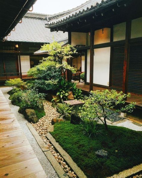 Japanese Courtyard, Small Japanese Garden, Japanese Style Garden, Japanese Garden Landscape, Zen Garden Design, Japanese Zen Garden, Japan Garden, Japanese Garden Design, Asian Garden