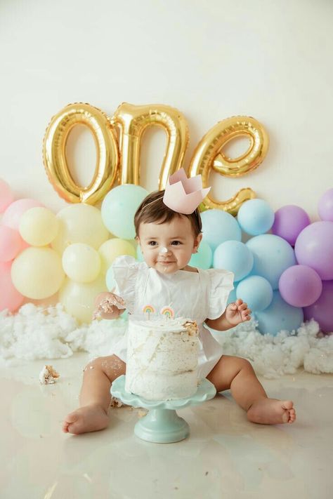 Smash Cake Party, Unique 1st Birthday Photo Shoot Ideas, 1st Birthday Portraits, Smash Cake Photoshoot Ideas, 1 Year Birthday Photoshoot Ideas, Babygirl Photoshoot Ideas, 1st Bday Photoshoot, One Year Birthday Photoshoot, 1 Year Birthday Photoshoot