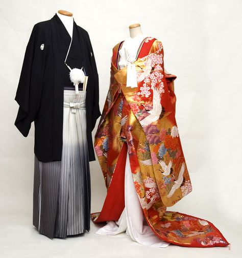 Traditional Asian Clothing, Pakistan Clothes, Japanese Traditional Clothes, Japan Outfits, Coronation Dress, Crane Print, Kimono Japan, Traditional Wedding Attire, Wedding Kimono