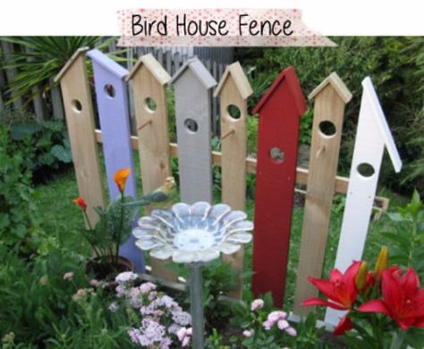 Garden Fence Art, Bird House Kits, Old Fences, Diy Fence, Fence Art, Lawn Ornaments, Pallet Garden, Bird Houses Diy, Furniture Wood