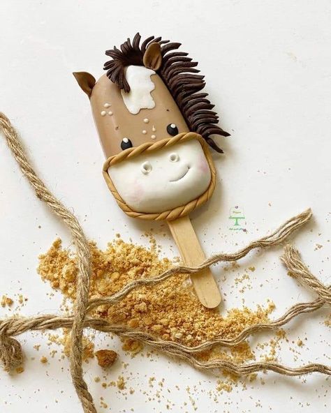 Horse Popsicles, Farm Cake Pops, Horse Cake Pops, Cake Sicles, Popsicles Cake, Horse Cookies, Cake Pop Decorating, Horse Birthday Parties, Safari Cakes