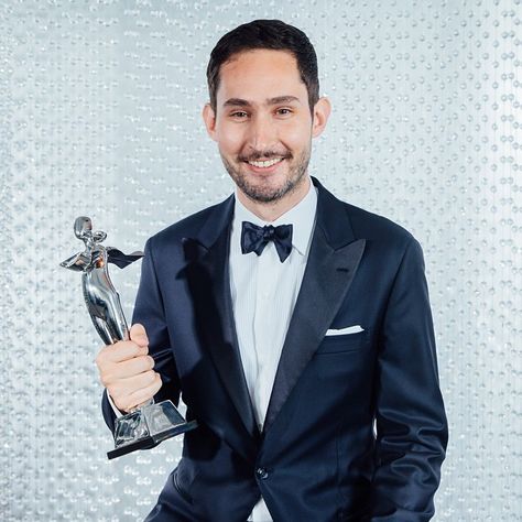 Kevin Systrom, creator of #Instagram who accepted the Media Award at the 2015 Council of Fashion Designers of America Awards  Kevin Tachman / BackstageAT Men Outfit Inspiration, Kevin Systrom, Men's Style Inspiration, Cfda Awards, Celebrity Style Inspiration, Business Casual Men, Celeb Style, Menswear Inspired, Street Style Fashion