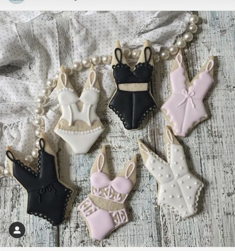 Lingerie Shower Cookies, Lingerie Cookies, Cookie Decorating Party, Bridal Shower Cookies, Cookie Videos, Christmas Lingerie, Best Sugar Cookies, Easy Sugar Cookies, Lingerie Shower