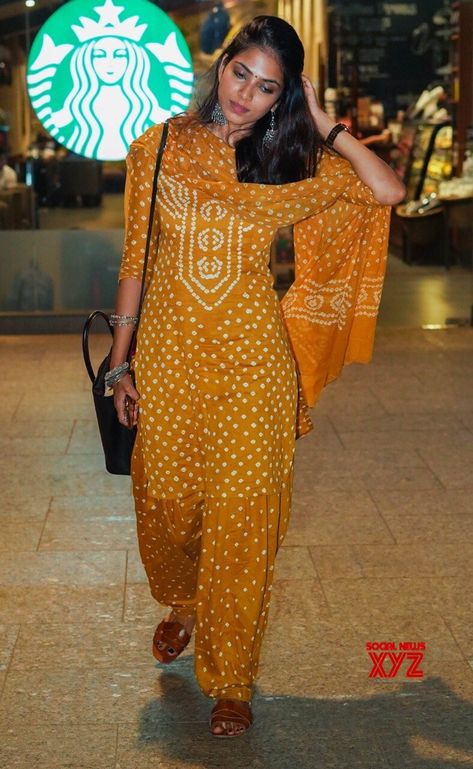 Actress Malavika Mohanan More Stills From Airport - Social News XYZ Actress #MalavikaMohanan More Stills From Airport Bandini Salwar Kameez Designs, Bandhani Dress Salwar Kameez, Bandini Kurti Designs Cotton, Bandhani Dress Cotton, Bandhani Kurta Designs Women, Cotton Bandhani Outfit Ideas, Bandhani Suits Design Salwar Kameez, Bandhni Dress Pattern Cotton, Bandhani Kurti Designs Cotton