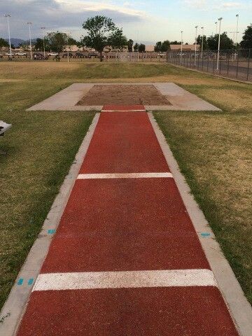 Long Jump Triple Jump Aesthetic, Long Jump Aesthetic, High Jump Aesthetic, Track And Field Photography, Long Jump Track, Athletics Track Aesthetic, Track And Field High Jump, Track Long Jump, Athletics Track Aesthetic Long Jump