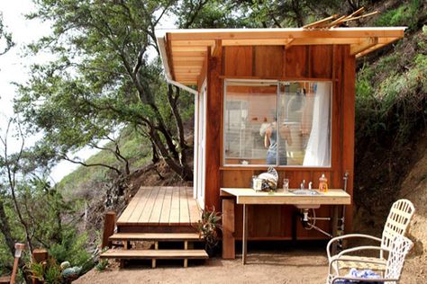 http://cabinporn.com/post/4634466850/big-sur-cabin-rentals Big Sur Cabin, Cool Sheds, Small Cabins, Minimal Life, Wooden Cabin, Straw Bale, Beach Cabin, Tiny Cabins, Small Space Design