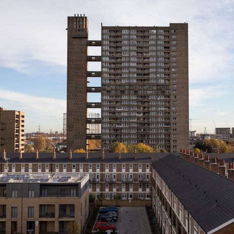 "We couldn't stop Balfron Tower from being privatised in fact we probably helped it along" Balfron Tower, Tower Hamlets, Listed Building, Roof Garden, Cool Landscapes, Brutalism, East London, Best Location, Willis Tower