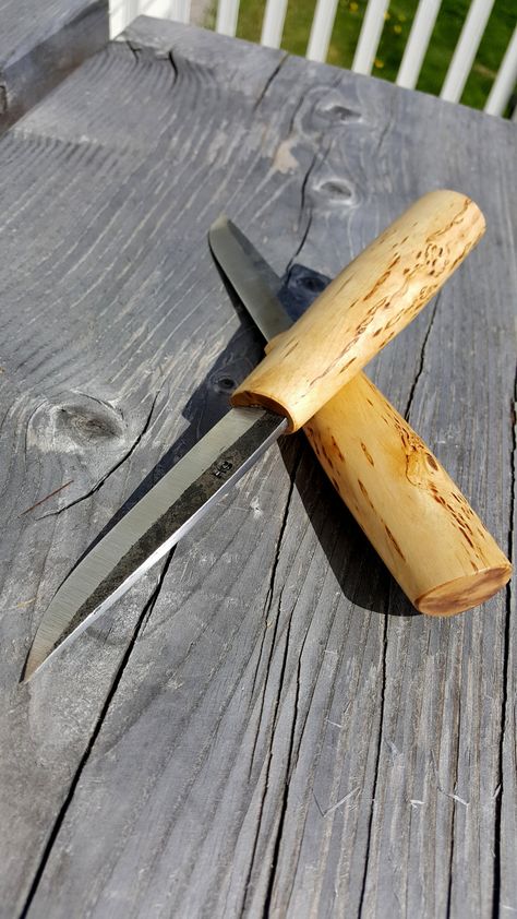 Pukko Knife, Knife Photography, Obsidian Knife, Knife Making Tools, Small Knife, Bushcraft Knife, Benchmade Knives, Knife Patterns, Engraved Pocket Knives