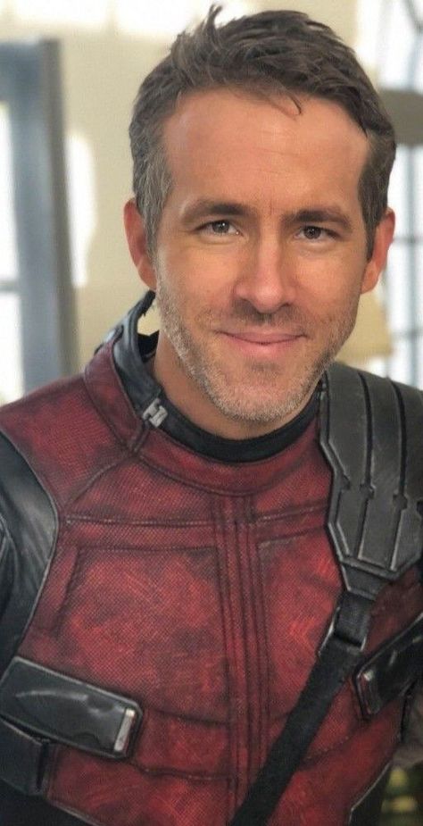 Ryan Reynolds Wallpaper, Ryan Reynolds Funny, Ryan Reynolds Deadpool, Marvel Wolverine, Deadpool Funny, Husband Best Friend, Deadpool 3, Wade Wilson, Dead Pool