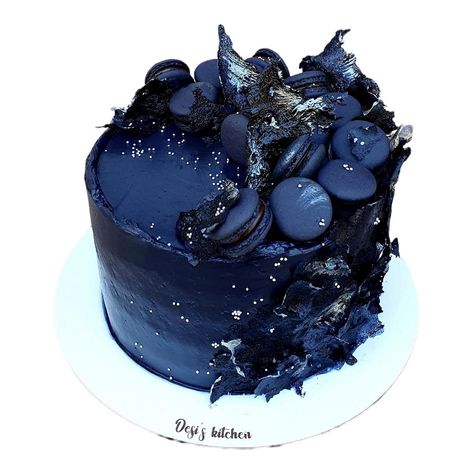 #cake #cakedecorating #cakeart #cakedecor #cakesdecor Pretty Birthday Cakes Black, Midnight Cake Design, Midnight Cake, Black And Blue Cake Ideas Birthdays, Black And Blue Birthday Cake, Blue Decorated Cake, Black And Blue Birthday Decorations, Blue And Black Cake, Black And Blue Cake