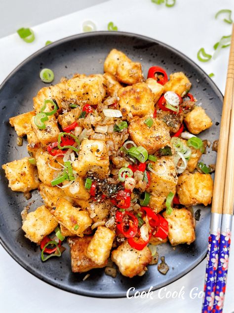 Salt and Pepper Crispy Tofu - COOK COOK GO Fried Tofu Pockets, Salt And Pepper Tofu Air Fryer, Salt Pepper Tofu, Salt And Pepper Tofu Recipe, Crunchy Tofu, Salt And Pepper Tofu, Pepper Tofu, Spicy Salt, Chili Salt