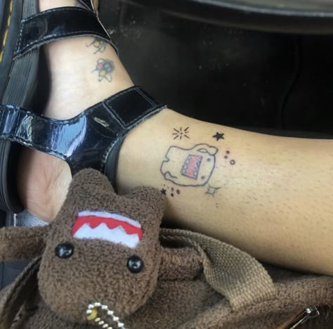 Domo Kun Tattoo, Paul Frank Tattoo, Domo Tattoo, Stick And Poke Ideas, Selfie Board, Domo Kun, Swag Era, 2013 Swag Era, Weird Tattoos